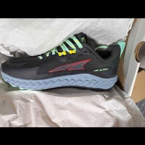 NIB Altra Outroad trail running shoes men's size 9